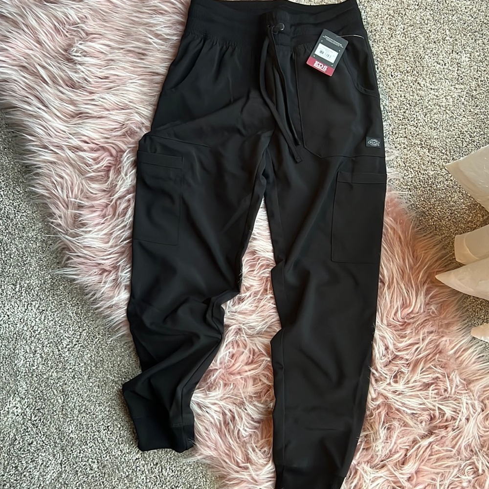 Dickie jogger scrub bottom. NWT. Size XSP